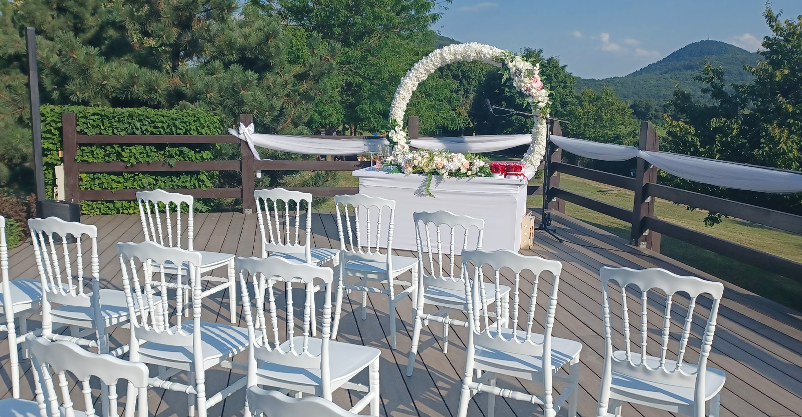 Complet rendezvényhelyszín - Petneházy Rendezvényhotel Esküvő Complet rendezvényhelyszín - Petneházy Rendezvényhotel Esküvő